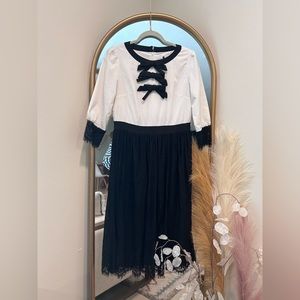 Dainty Jewells Dress🖤🤍